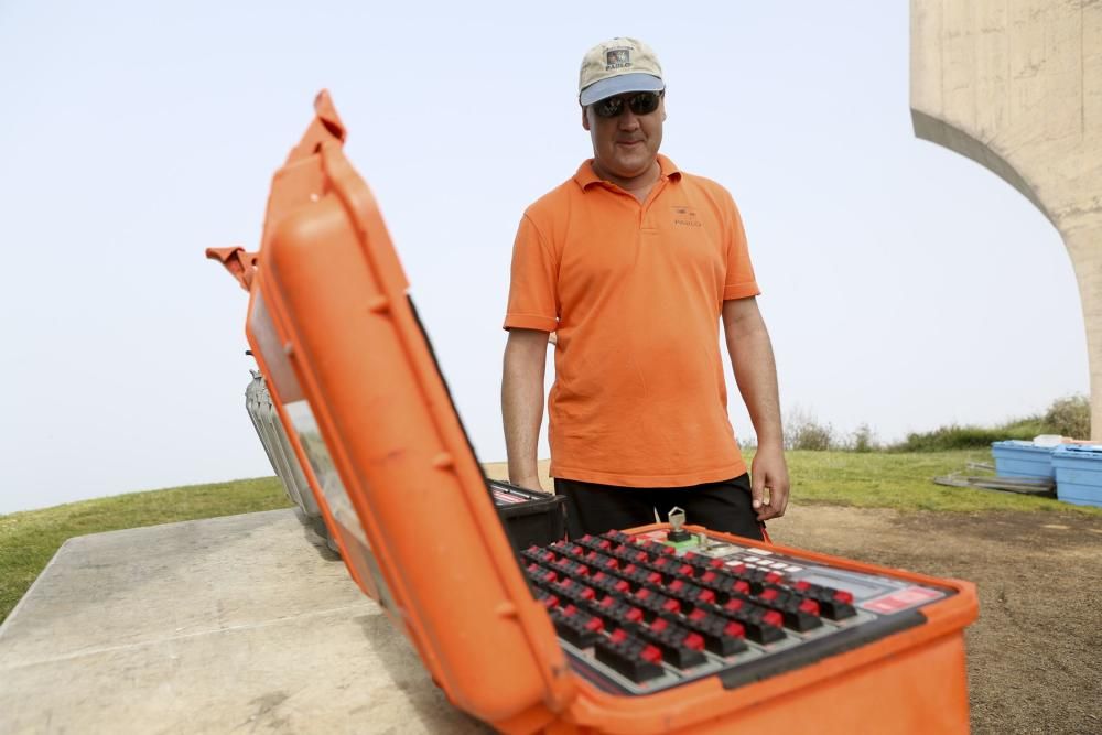 Mil kilos de pólvora listos para los fuegos de Gijón