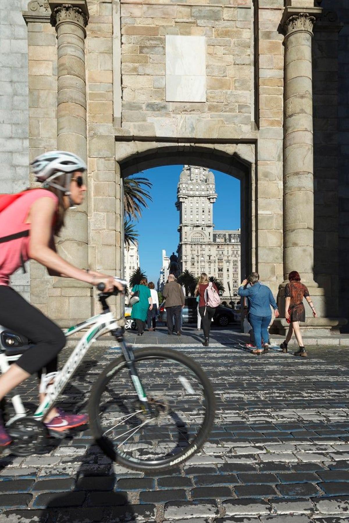 Puerta de la Ciudadela de Montevideo, que conectaba el pequeño fuerte amurallado con la ciudad colonial