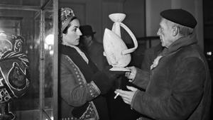 Françoise Gilot y Pablo Picasso, en 1948. 