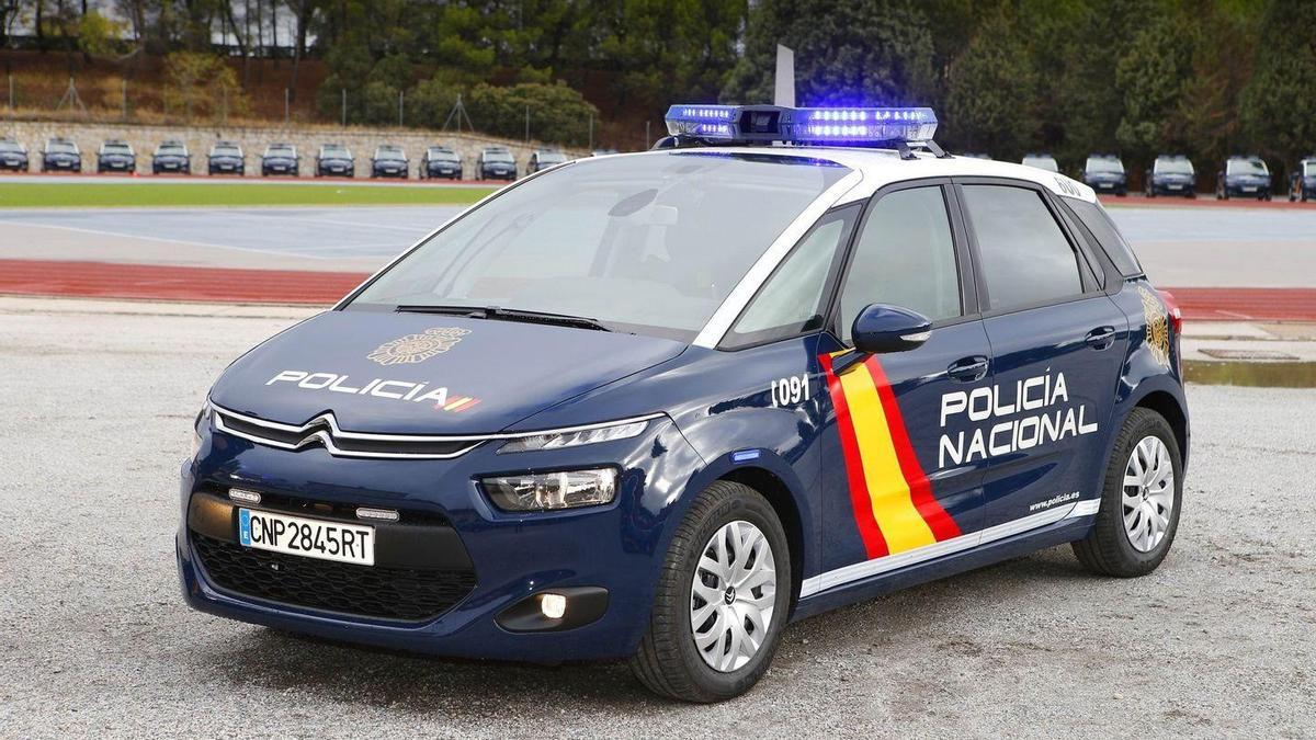 Coche de policía nacional.