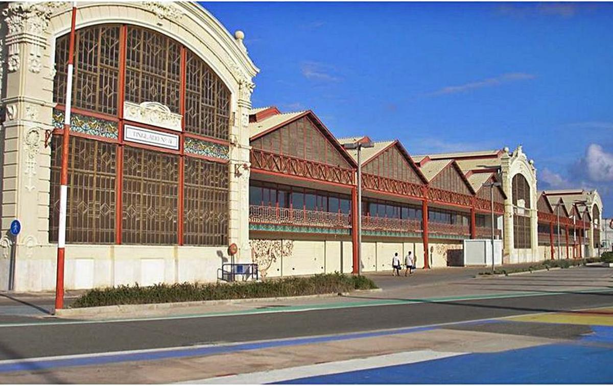 El tinglado 5, junto al cual se harán los accesos a la terminal. | F.B.