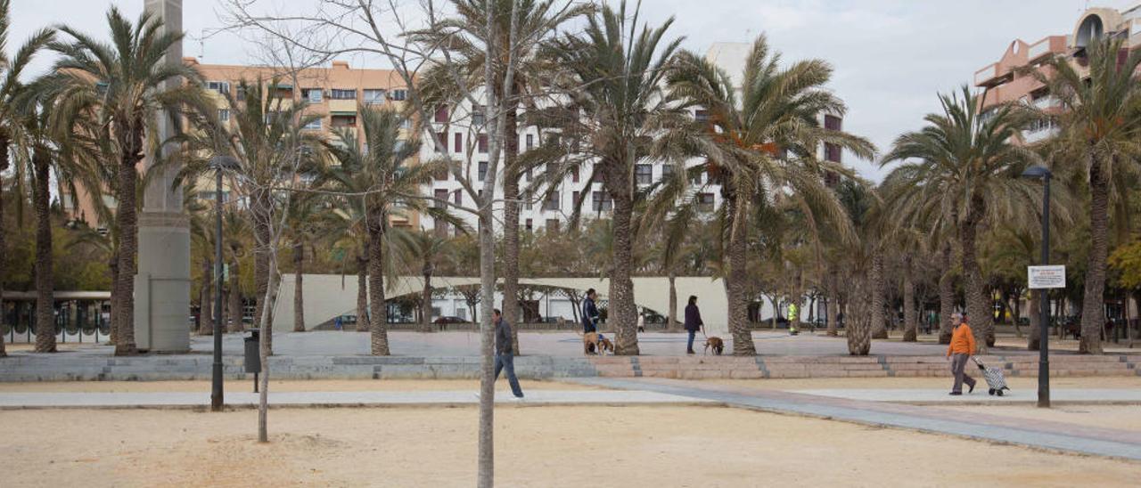 Los vecinos de La Florida exigen la remodelación de la plaza de la Viña