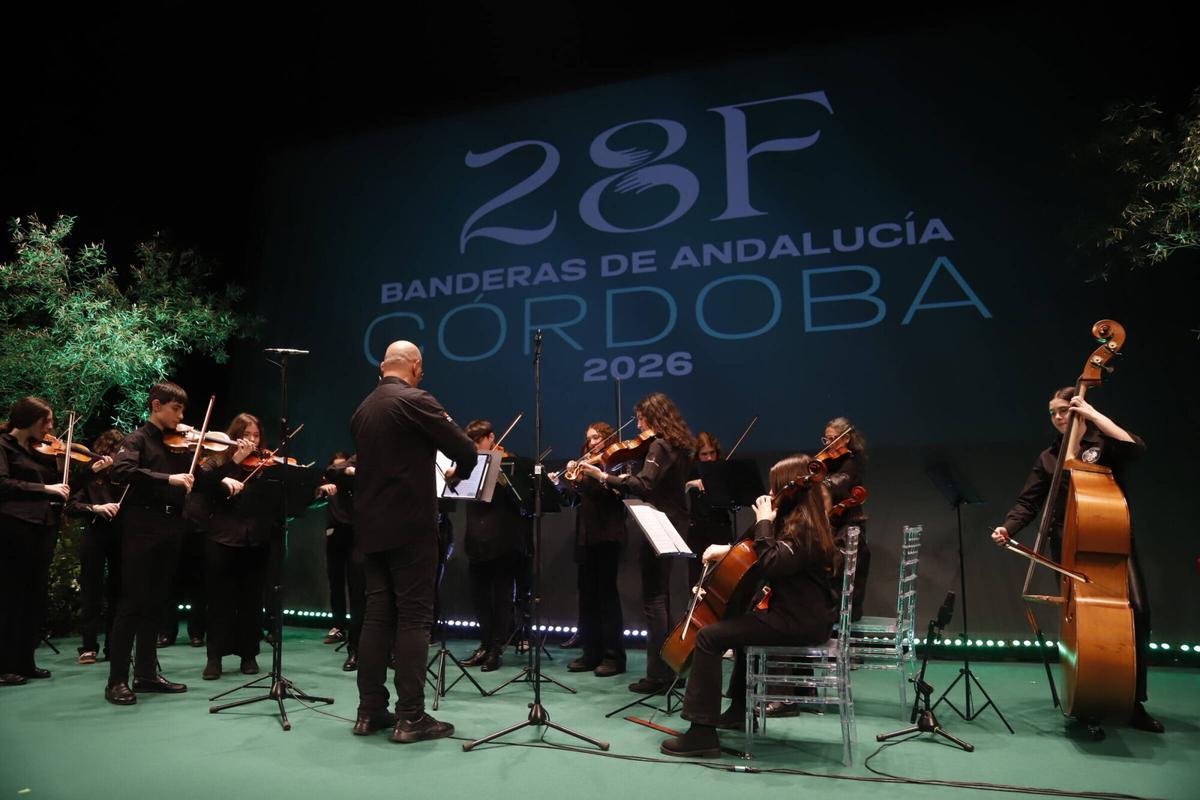 El acto de entrega de las Banderas de Andalucía 2026 de Córdoba, en imágenes