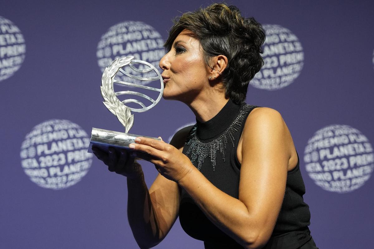 La periodista y escritora Sonsoles Ónega, premio Planeta 2023