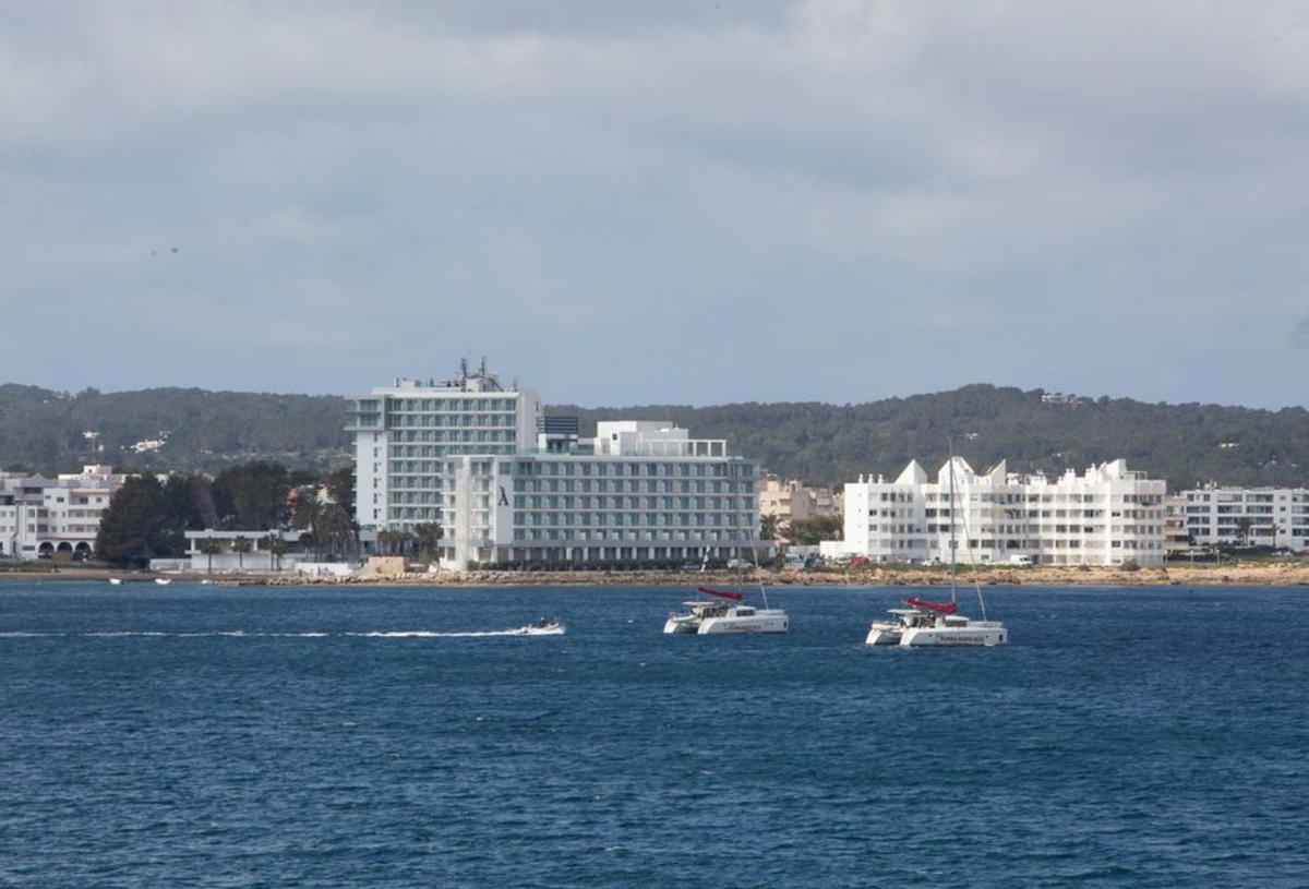 La bahía de Portmany, en Sant Antoni. | VICENT MARÍ