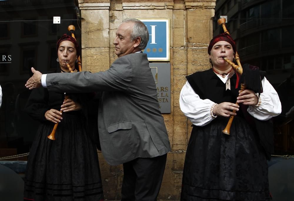 Llegada del premio "Princesa de Asturias" de la Concordia, Pedro Puig Pérez