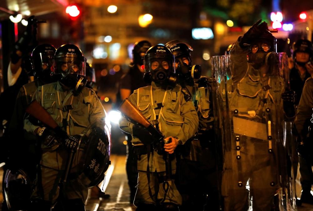 Miles de hongkoneses protestan contra el Gobierno.