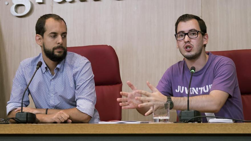 Miguel Montero y Víctor Reloba, en la presentación del informe.