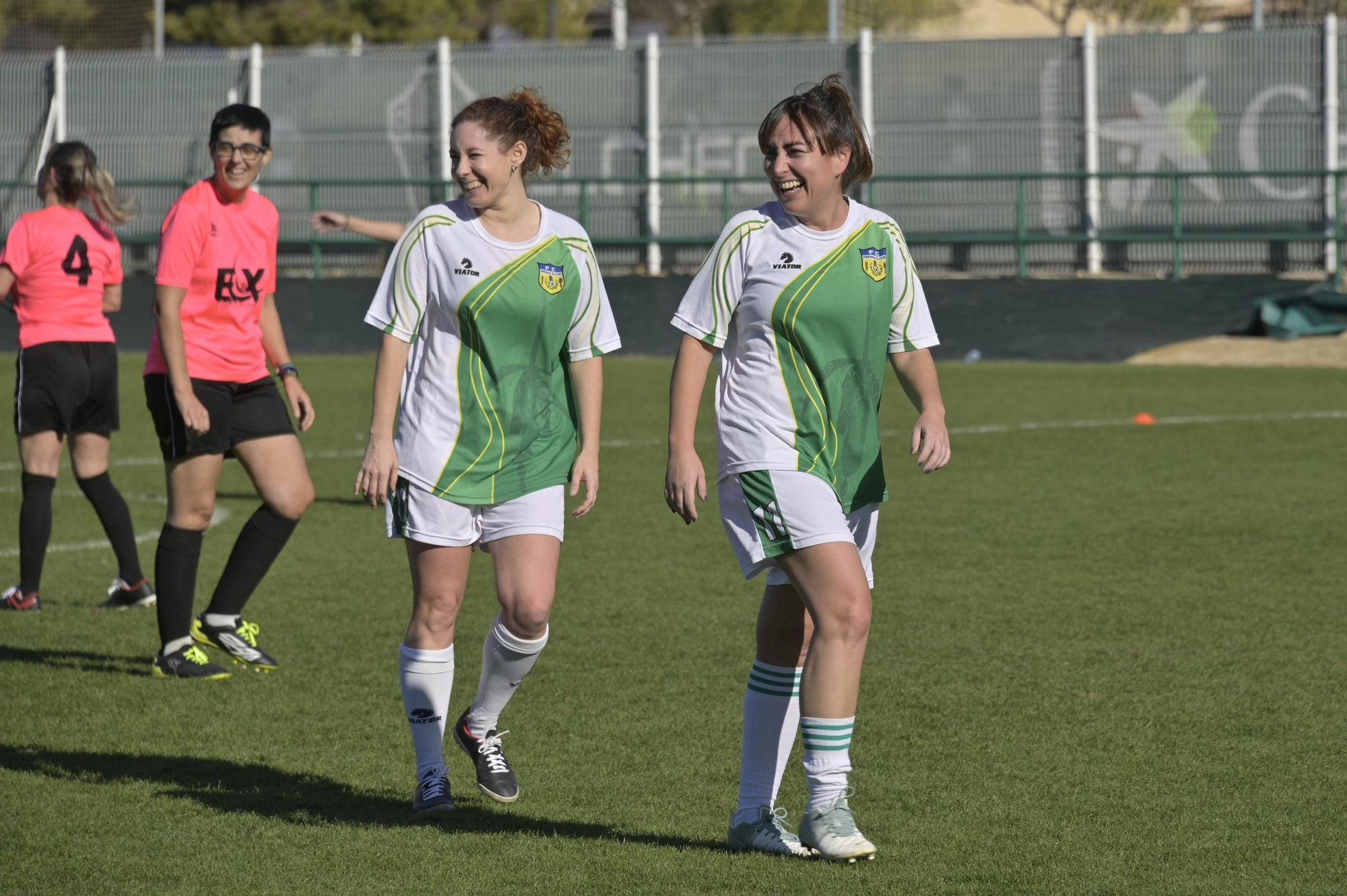 Partido de futbol benefico populares informadores
