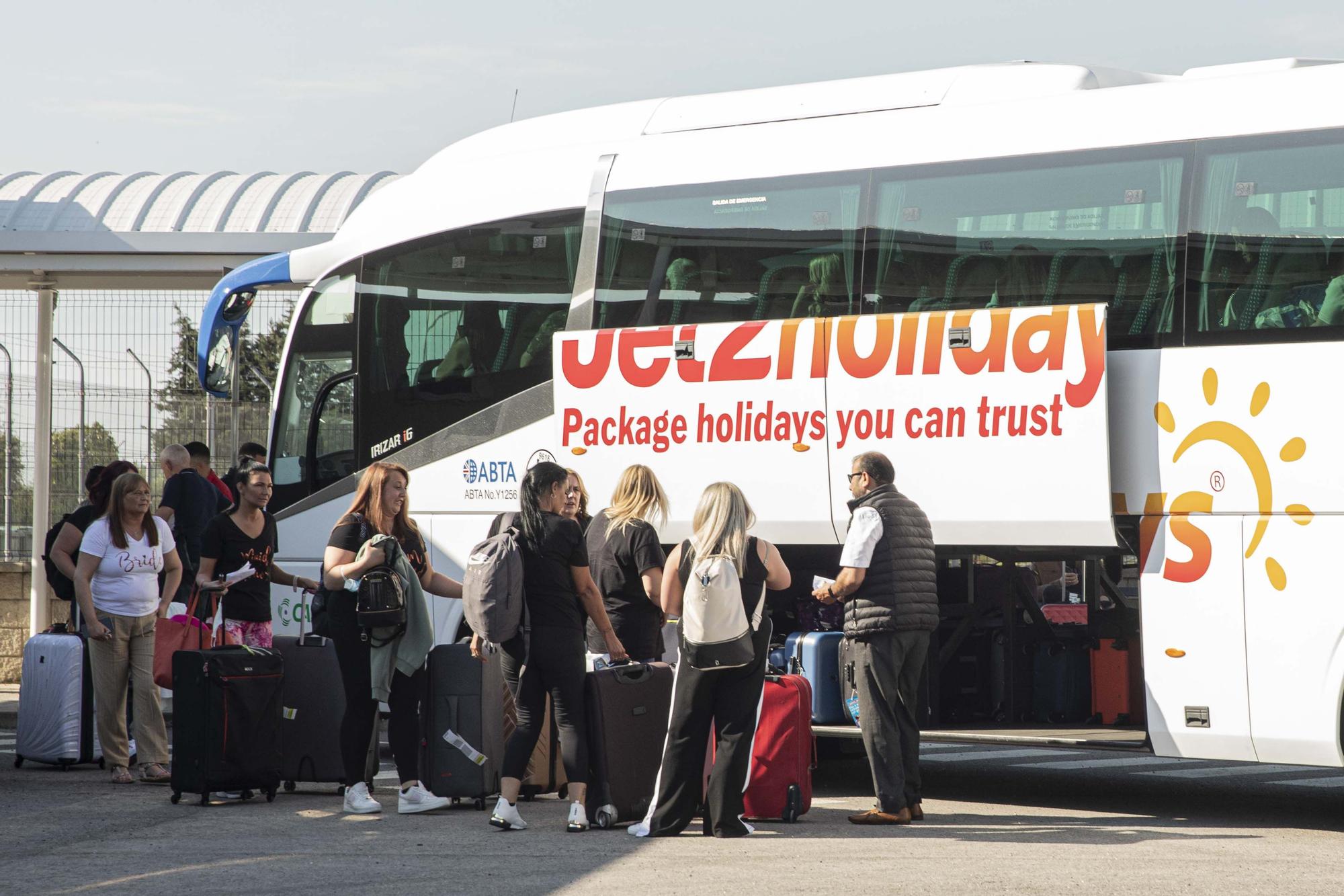 Tornen els vols de Jet2 a l'aeroport de Girona després de dos anys