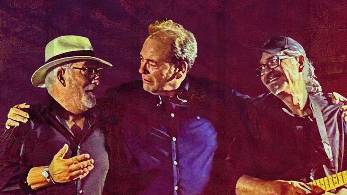 Los miembros de Rosillo y Cía, el grupo tributo a José Luis Perales.