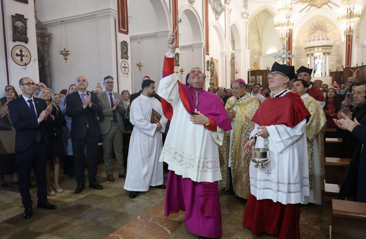 La nave central de la catedral y, en lo alto, el órgano. | J.A.RIERA