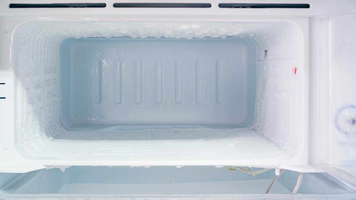 Meter una olla hirviendo en el congelador: soluciona en 10 minutos un problema que dura horas