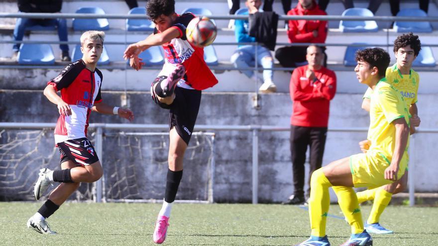 El Arosa padece la pegada del Deportivo (0-3)