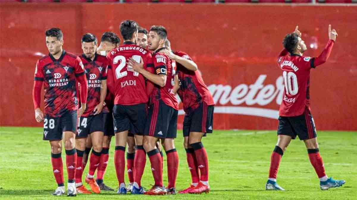 El Mirandés amarga al Zaragoza con el gol de la victoria en el 93