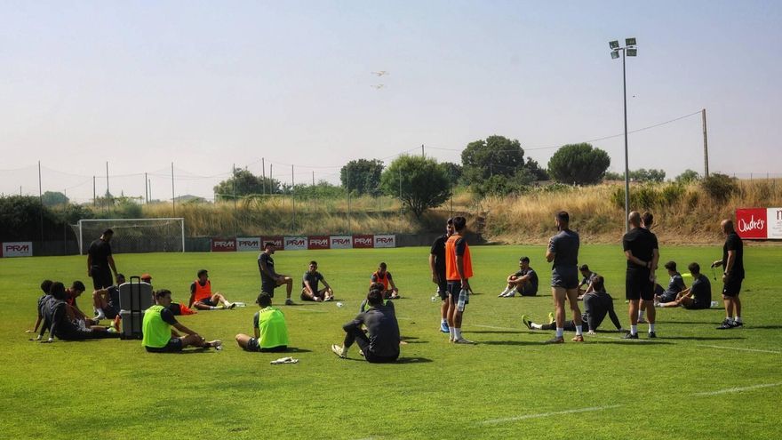 Los futbolistas del Zamora CF: Deseosos por empezar. Así fue el "media day" rojiblanco