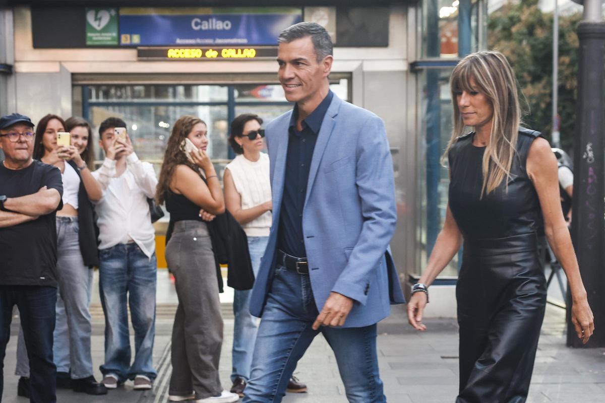 Pedro Sánchez y Begoña Gómez asisten al preestreno de 'El cautivo', de Amenábar