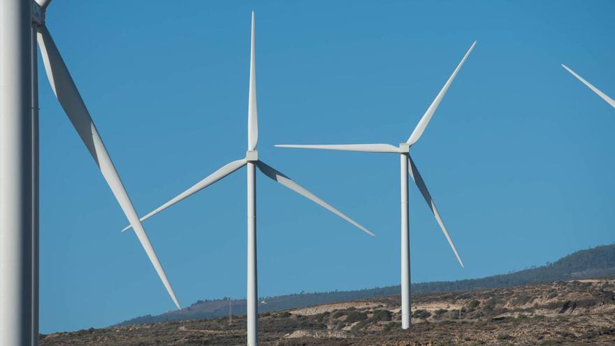 Aerogeneradores para aprovechar la energía eólica en el sur de  Tenerife.