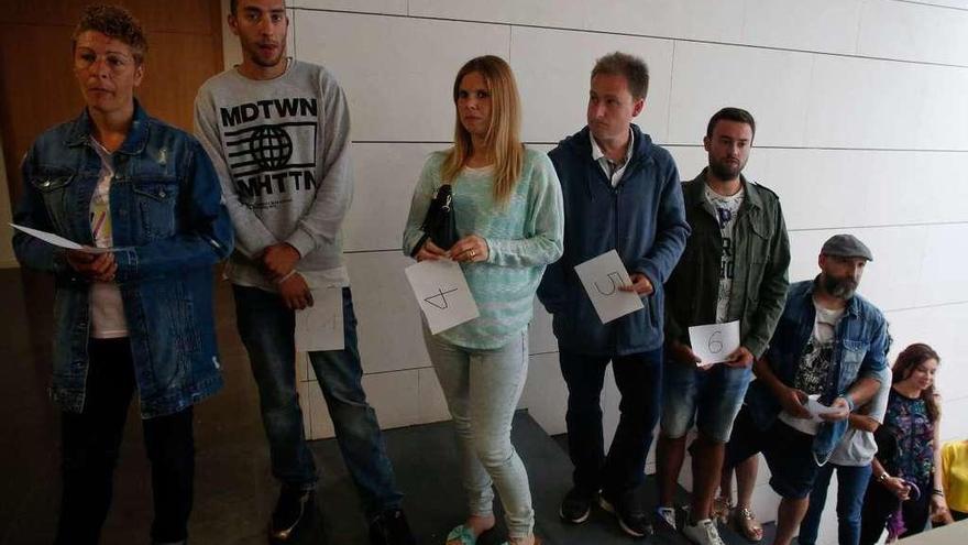 Los asistentes a la selección de la película &quot;Camping Movie&quot;, ayer, en el Valey de Piedras Blancas.