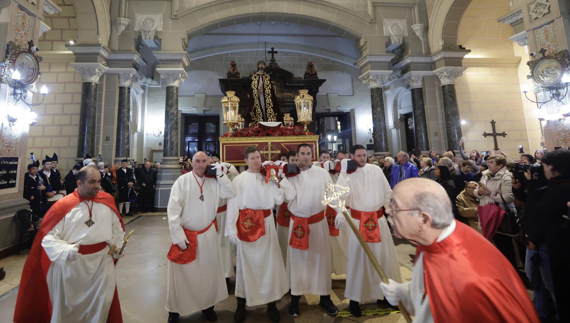 Suspendida la procesión de Jesús Cautivo en Oviedo por el mal tiempo