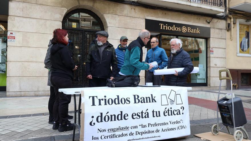 Protesta en Zaragoza por «el abuso bancario» de Triodos Bank