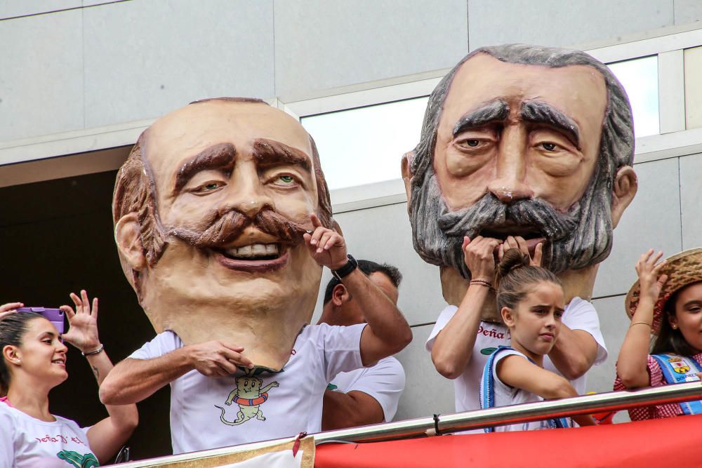 La fiesta y la alegría inundan Dolores tras el chupinazo de las fiestas patronales