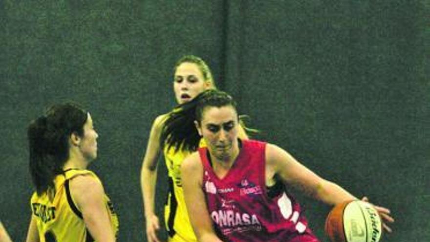 Una jugada del Bosco-Expobasket de la presente campaña. / mara villamuza