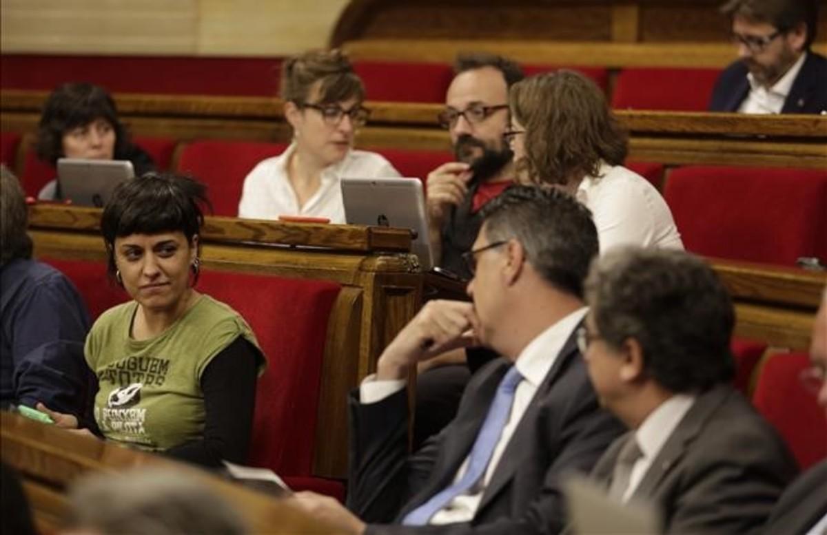 Anna Gabriel durante el Pleno del Parlament de Catalunya de hoy