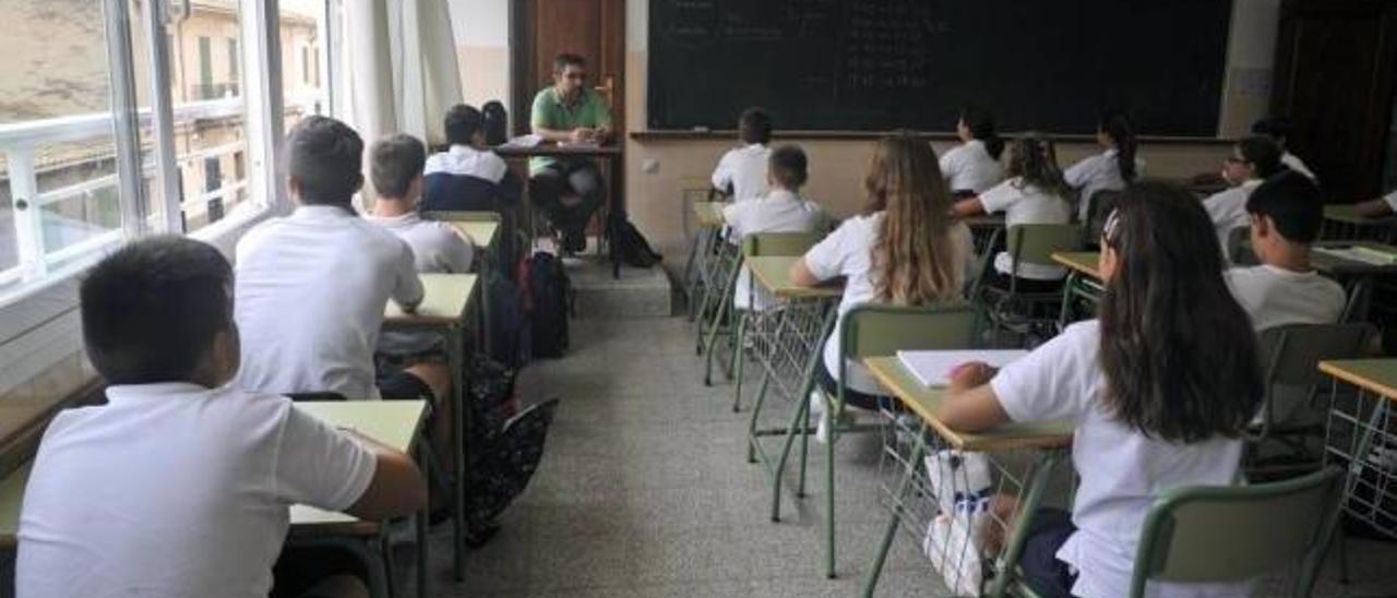 Alumnos de un colegio de Palma durante una clase.