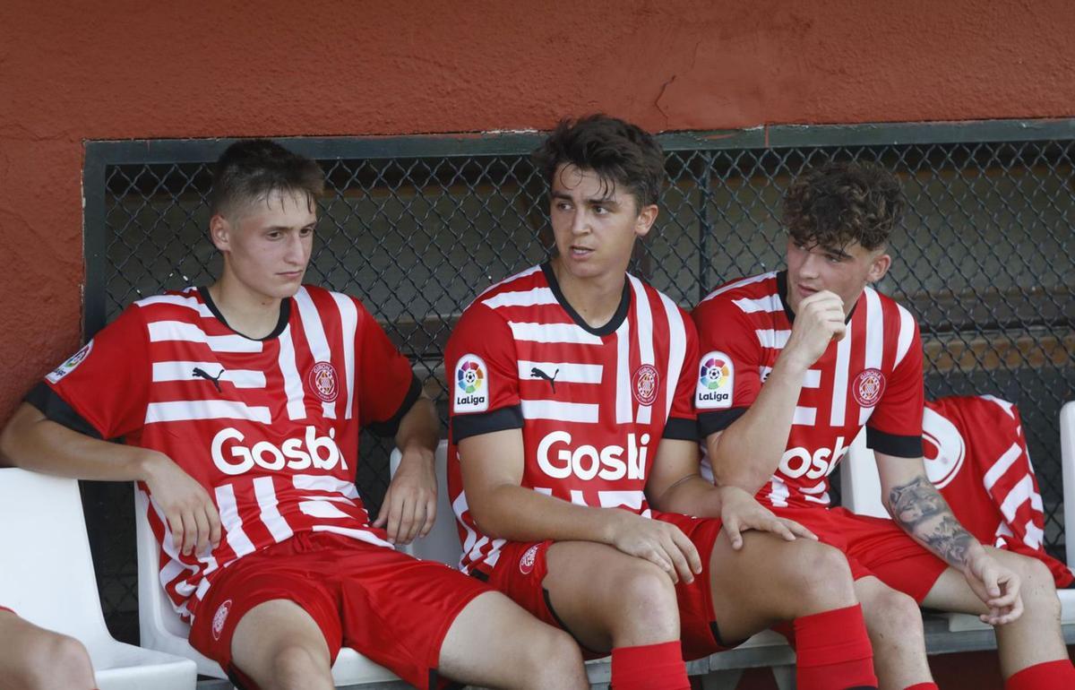 Marc Aznar, Biel Farrés i Joel Roca, el dia de l’amistós amb el Peralada