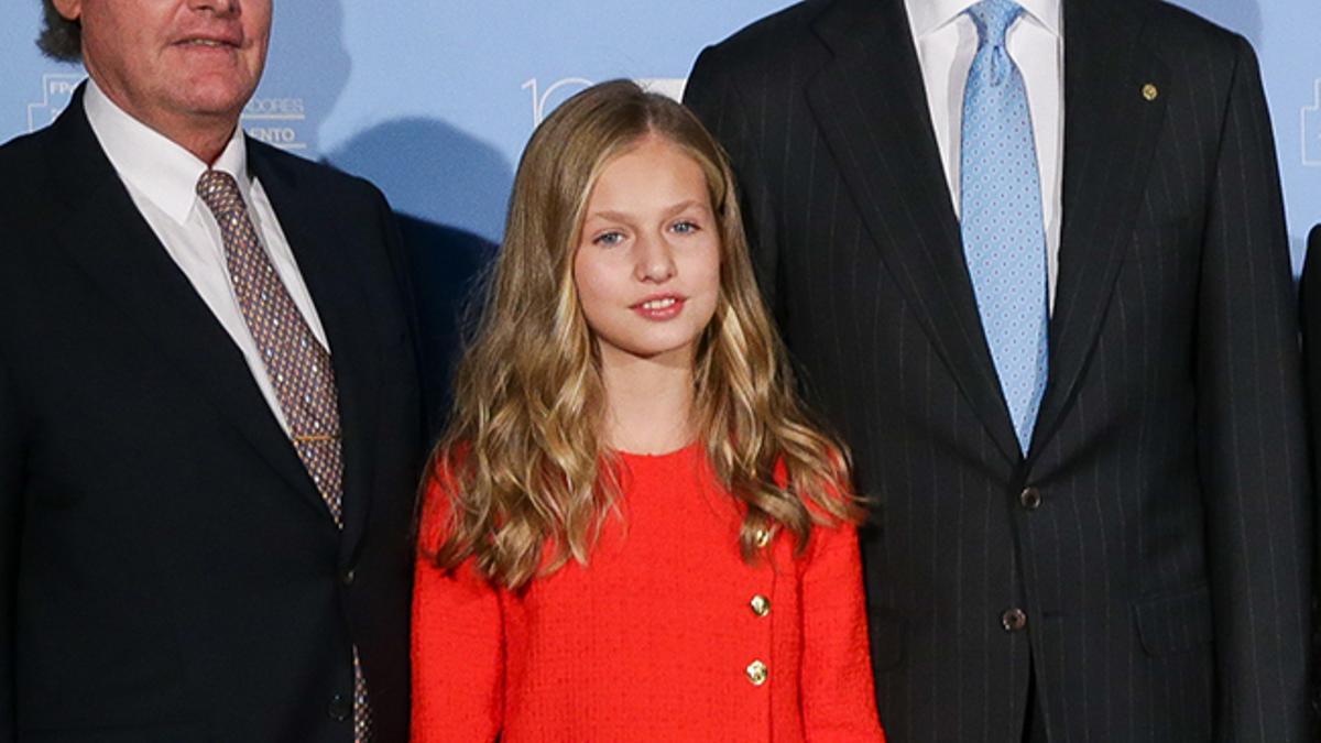 La princesa Leonor con vestido rojo de tweed de estilo Chanel