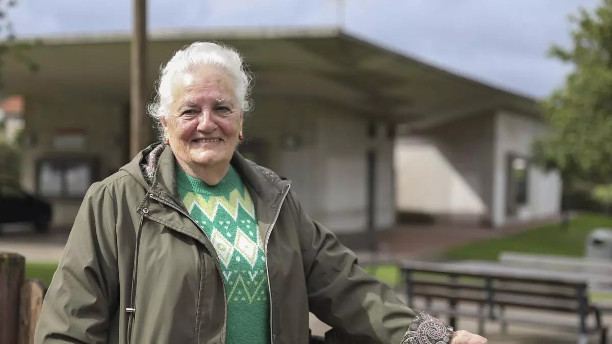 Montse Álvarez, vecina de Jove: "Me fui de Gijón porque no me gusta la ciudad y volví al pueblo donde nací"