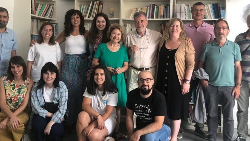 «Calquera persoa educa nalgún momento da súa vida»