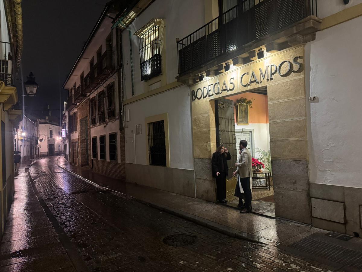 La fachada del establecimiento, poco después del incendio.