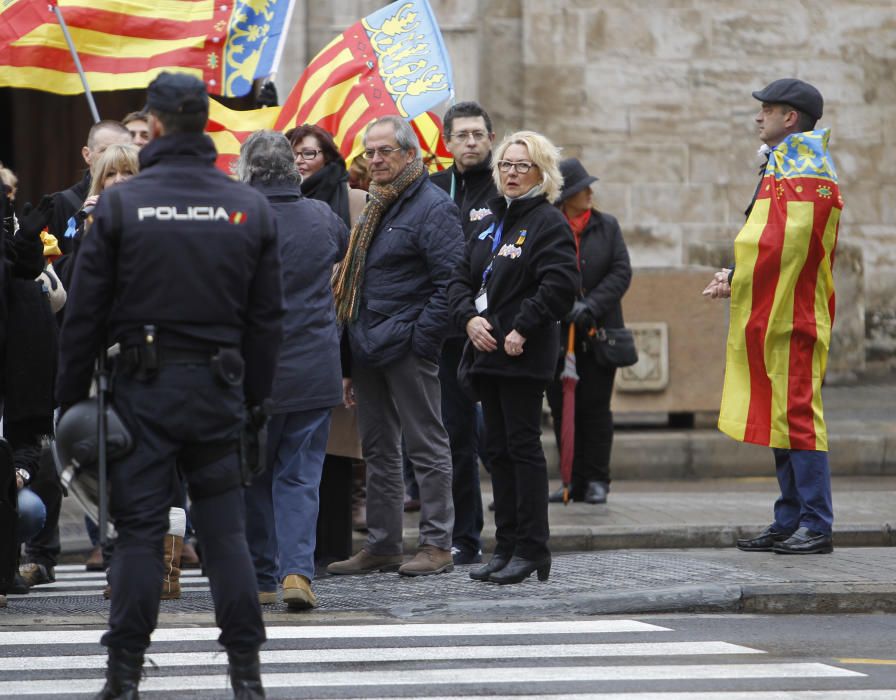 Concentración de entidades derechistas en València