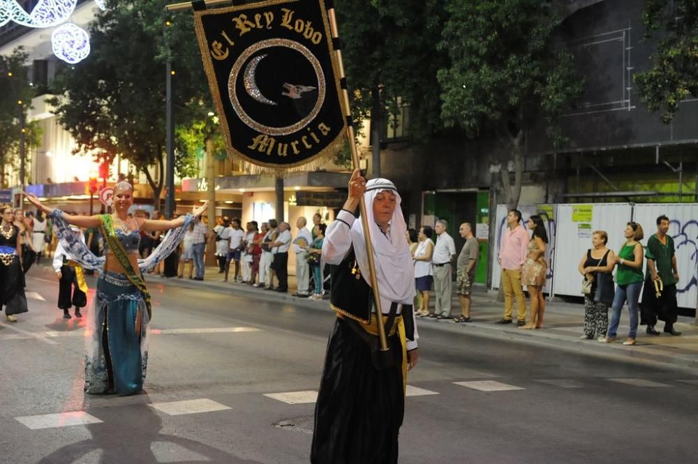 Desfile de Moros y Cristianos por las calles de Mu