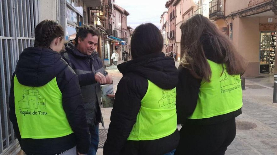 Un grupo de jóvenes de las Parroquias de Toro recoge donativos para Valencia