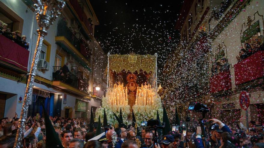 Así ha vivido Sevilla su momento álgido de la Semana Santa con la Madrugá