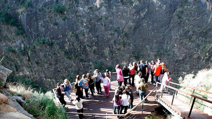 Los interesados en visitar la Cueva de la Serreta podrán hacerlo el viernes 30.