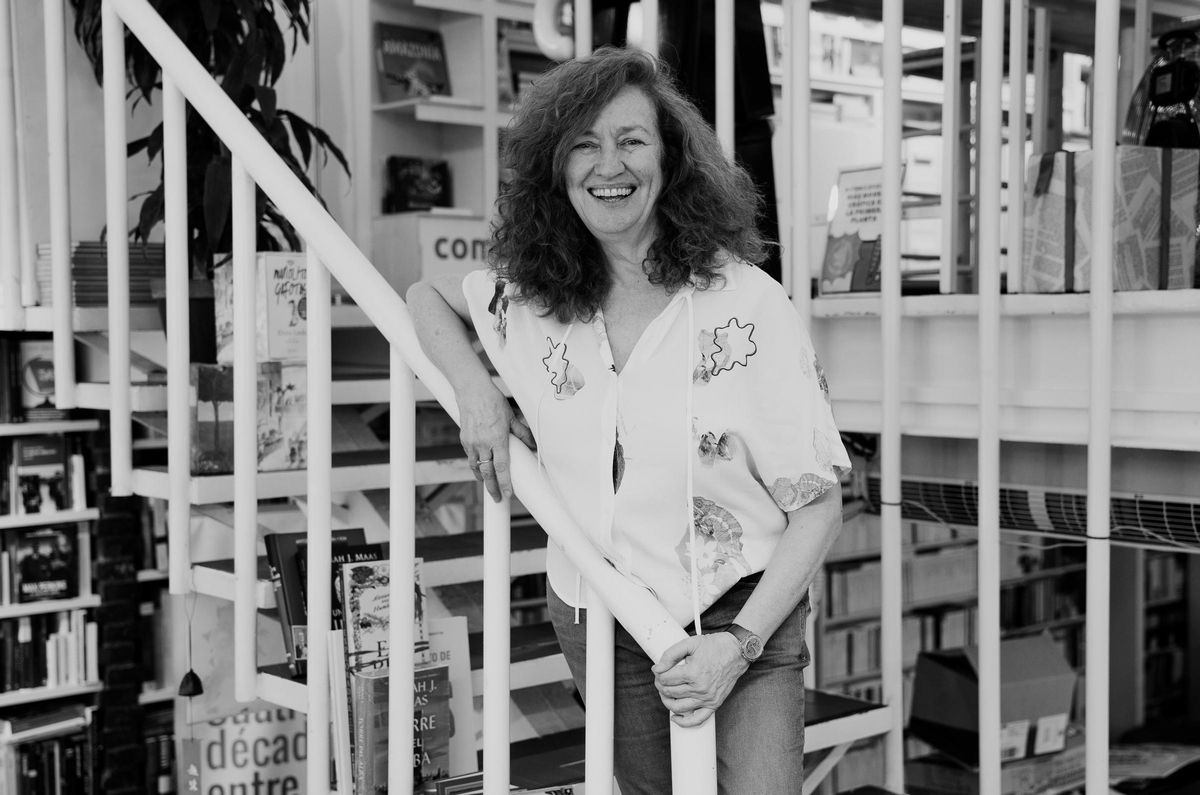 Lola Larumbe, en el interior de la librería Alberti, en Madrid.