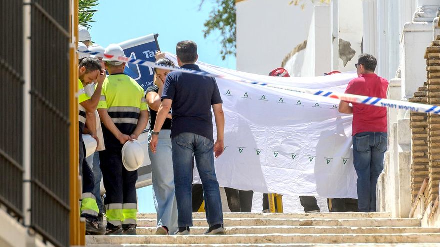 VÍDEO | Mueren dos trabajadores tras el derrumbe en una obra en Alcalá de Guadaíra