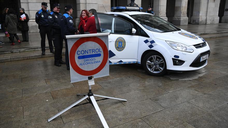 Un conductor da positivo en alcoholemia y es trasladado al Hospital de A Coruña tras salirse de la vía en O Portiño