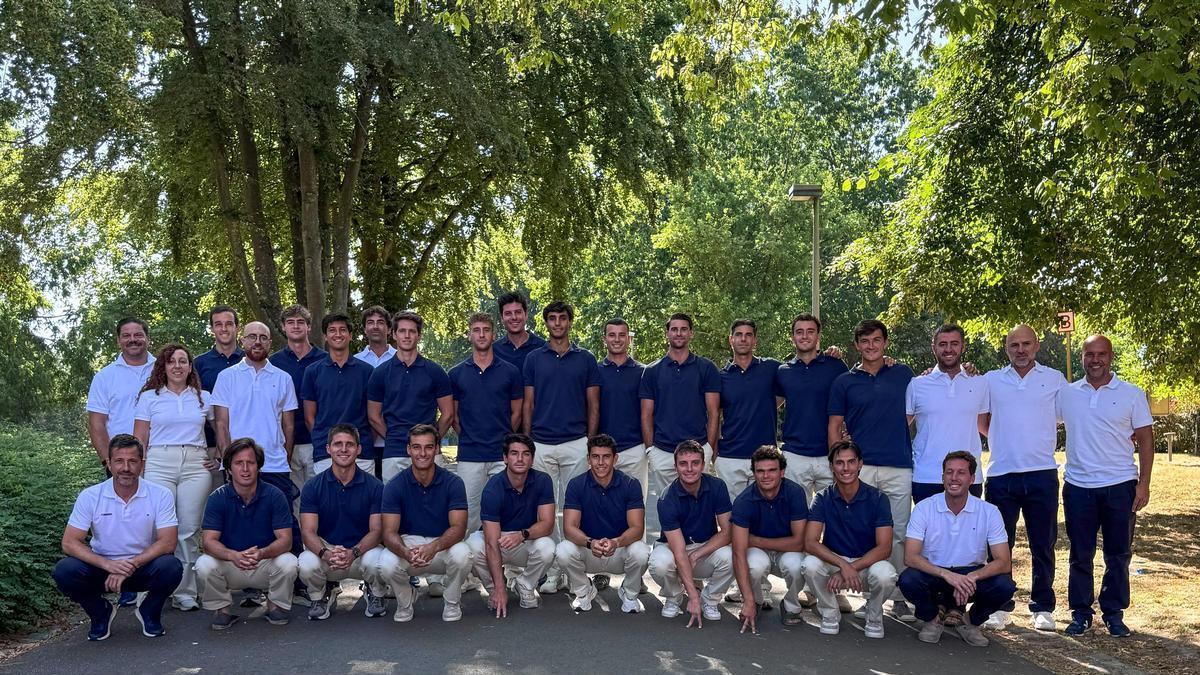 La selección masculina de Hockey España vestida por la firma cordobesa Silbon