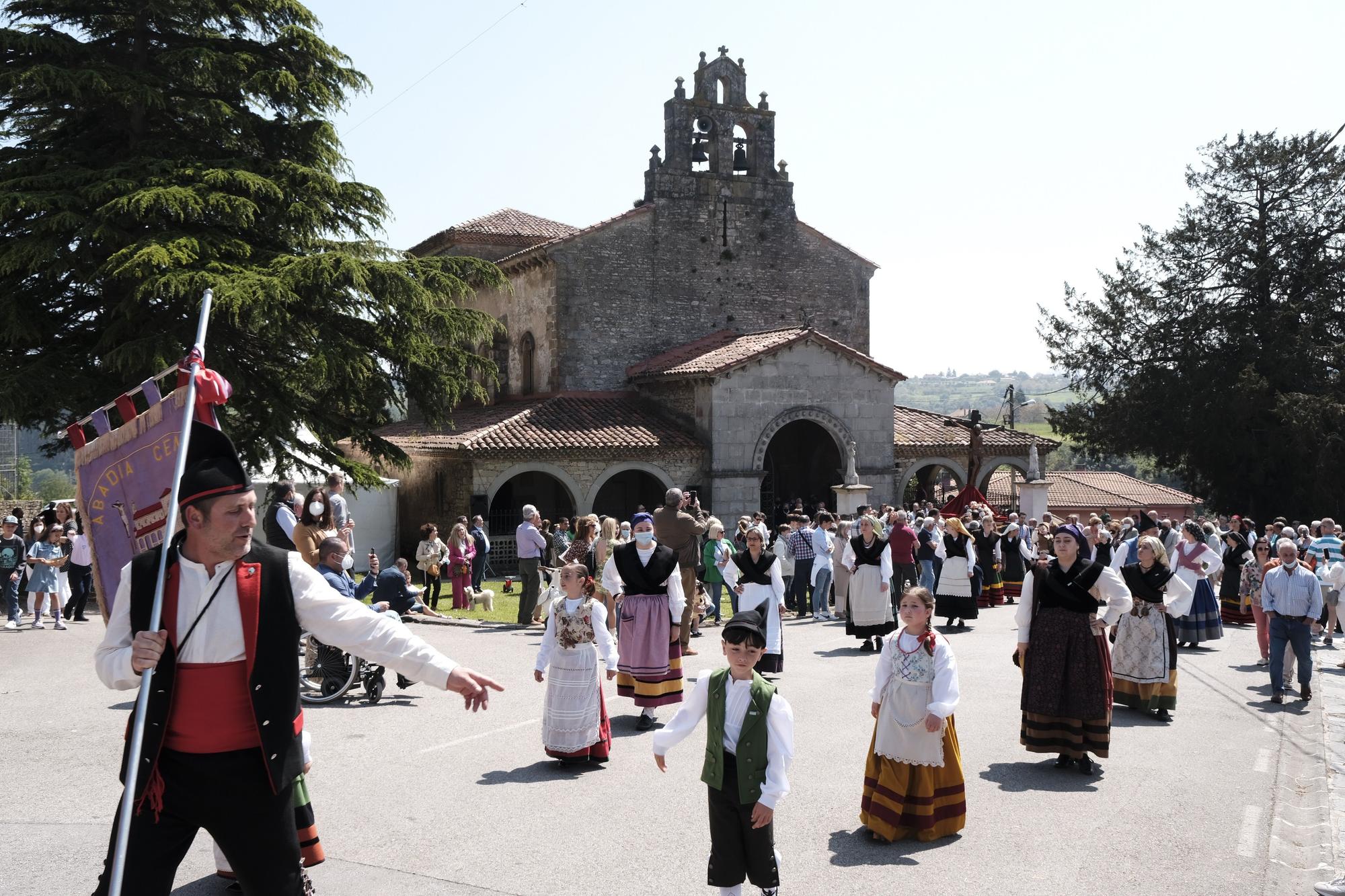 En imágenes: La procesión del Cristo de Cenero