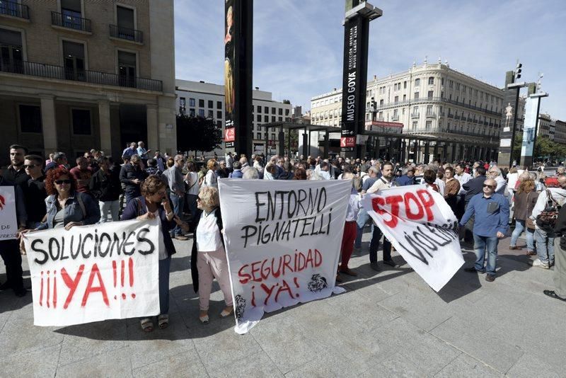 Concentración para protestar por la inseguridad en la calle Pignatelli