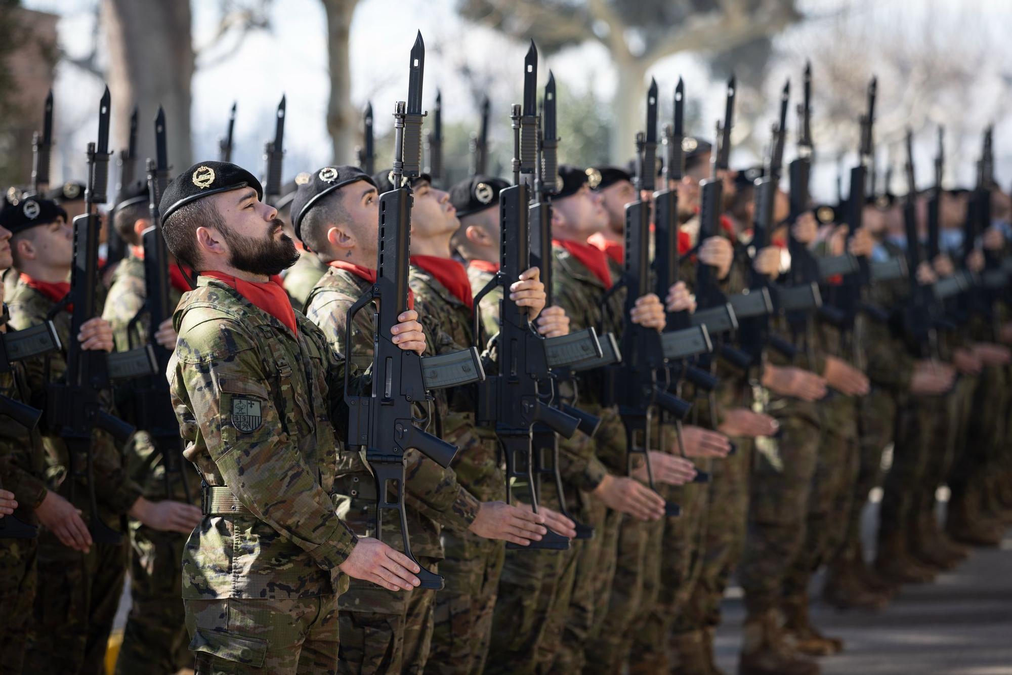 Felipe VI visita la brigada Aragón I en Zaragoza