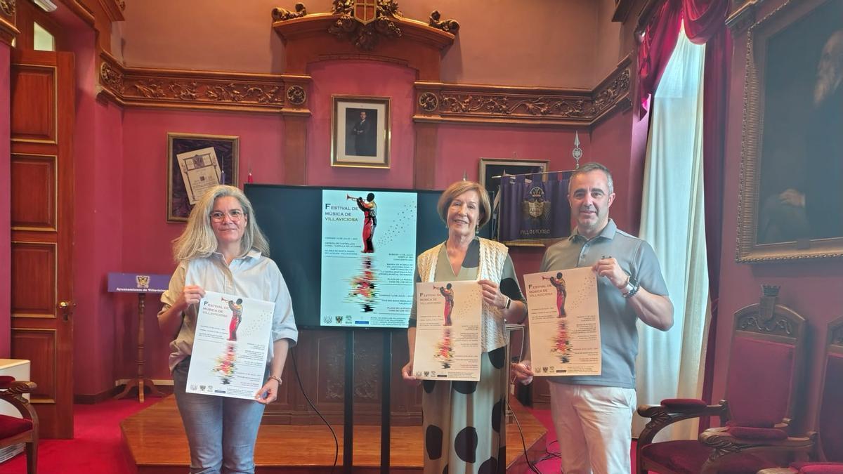 Por la izquierda, Julia Nofuentes, Reyes Ugalde y José Antonio Fernández
