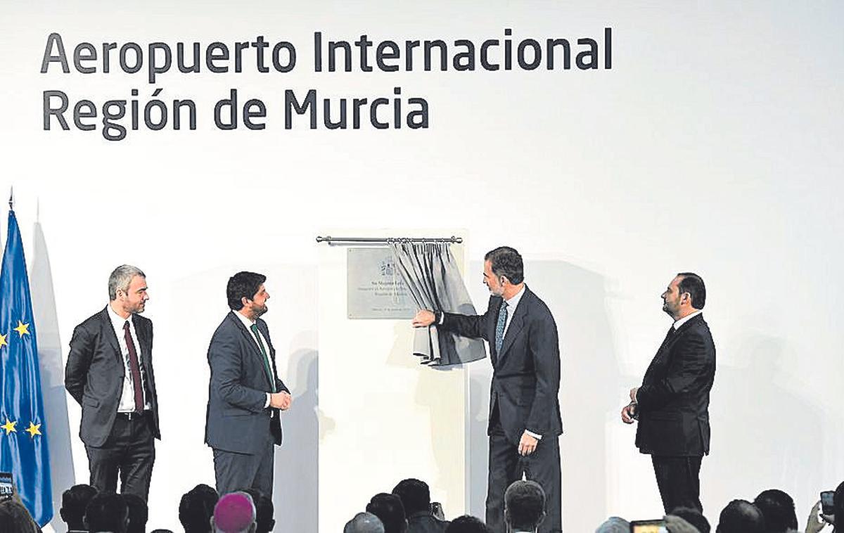 Felipe VI inaugura el aeropuerto el 15 de enero de 2019.
