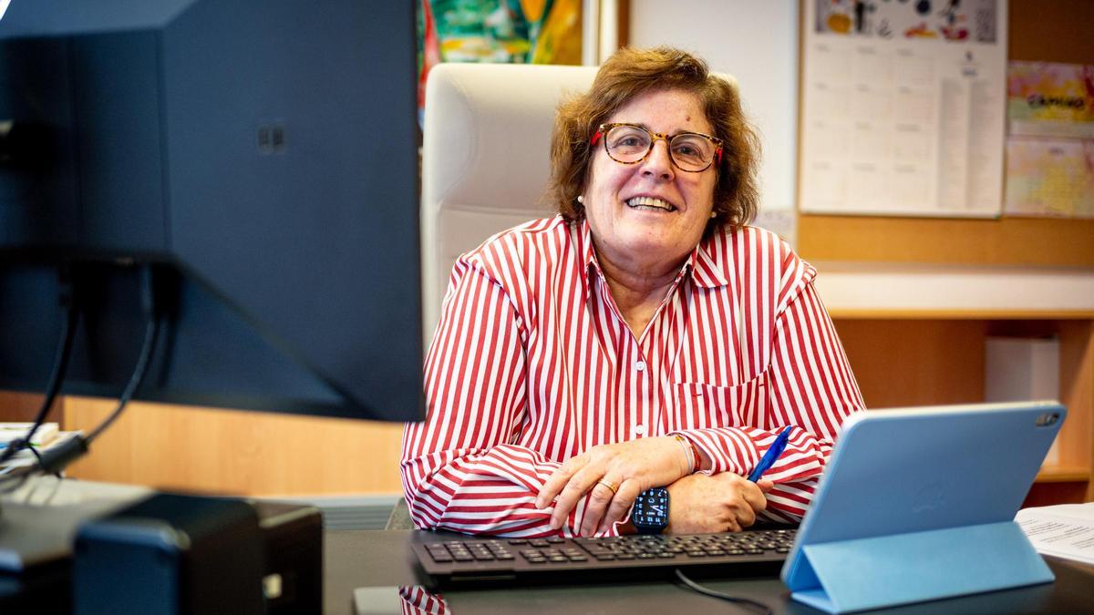 Juana de la Rosa, directora general de Protección a la Infancia, en su despacho de Santa Cruz de Tenerife.