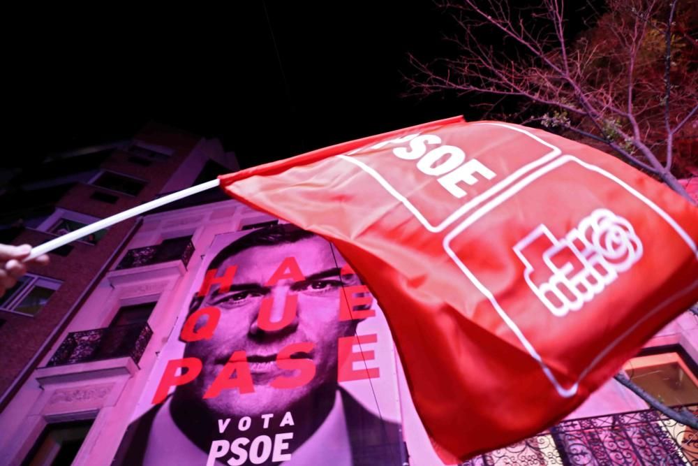 Las imágenes de la alegría del PSOE.